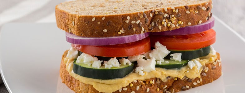 Sandwich grec à l'houmous