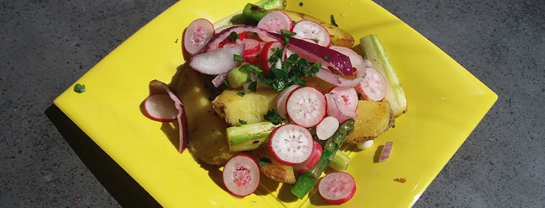 recette vegetarienne printemps salade pommes de terre asperges radis