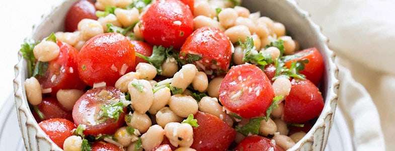 recette-vegetarienne-salade-tomates-haricots-blancs