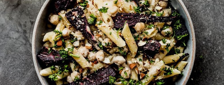 recette-vegetarienne-penne-pois-chiches-betteraves