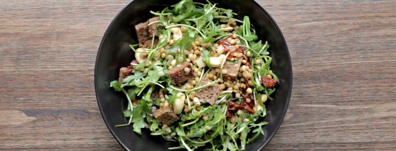 recette-vegetarienne-salade-lentilles-roquette-tomates-sechees