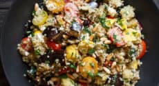 Salade de quinoa aux légumes rôtis