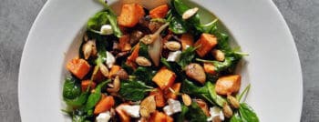 recette-vegetarienne-salade-legumes-rotis-graines-courge