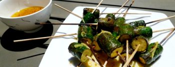 Menu végétarien | Sucettes de courgettes, sauce citronnée