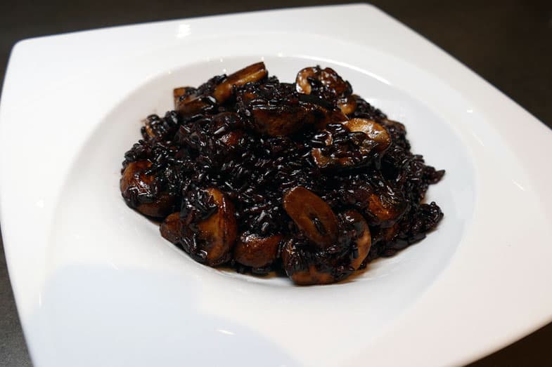 recette-vegetarienne-risotto-noir-champignons