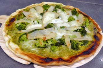recette-vegetarienne-pizza-brocoli-poires