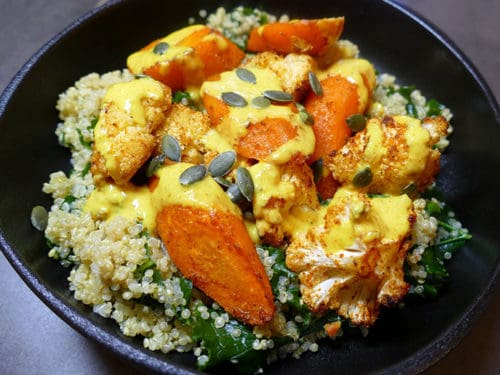 recette-vegan-bowl-quinoa-legumes-rotis