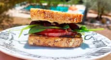 recette-vegan-sandwich-houmous-aubergines