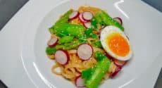 recette-vegetarienne-nouilles-udon-printemps