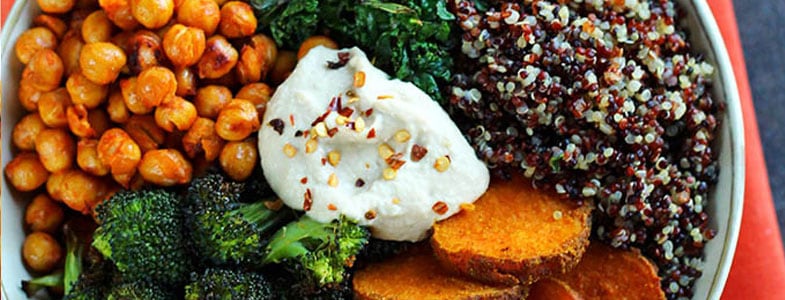Recette buddha bowl quinoa, pois chiches et légumes grillés