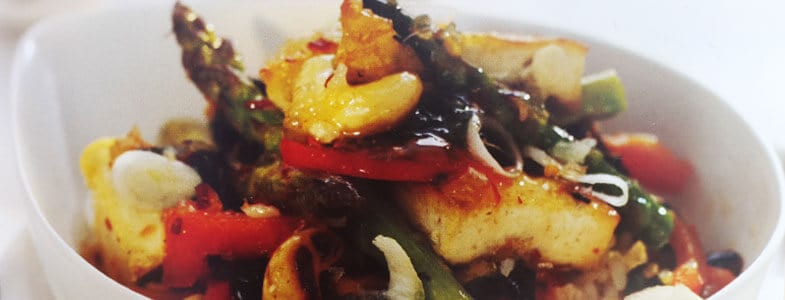 Recette Tofu caramélisé, sauté d’asperges et noix de cajou