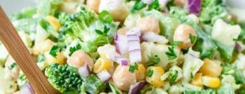 recette végétarienne salade brocolis sauce avocat