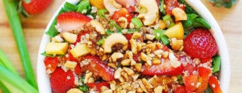 recette-vegetarienne-salade-quinoa-fraises-epinards