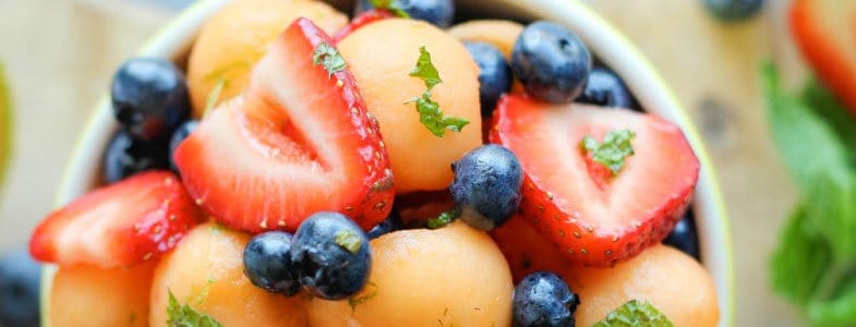 recette-vegetarienne-melon-myrtilles-fraises