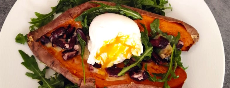 recette-vegetarienne-patates-douces-haricots-oeuf