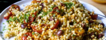 recette-vegetarienne-couscous-perle-olives-tomates-roties