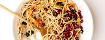 recette-vegetarienne-spaghettis-courge-delicata-grenade