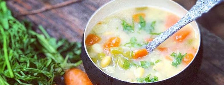 recette-vegetarienne-soupe-legumes-soja-jaune