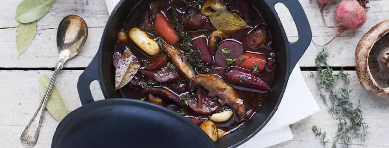 recette-vegetarienne-marmite-betteraves-champignons-facon-bourguignon