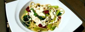 recette-vegetarienne-spaghettis-asperges-tomates
