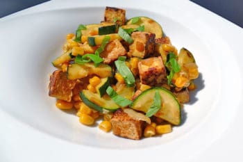 recette-vegetarienne-courgette-mais-tofu-sautes