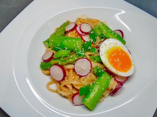 recette-vegetarienne-nouilles-udon-printemps