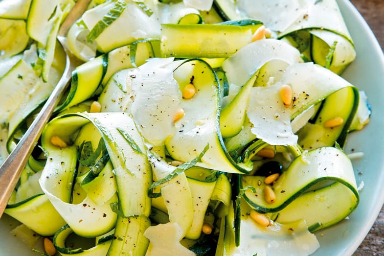 recette-entree-vegetarienne-rubans-courgettes-pignons-pin